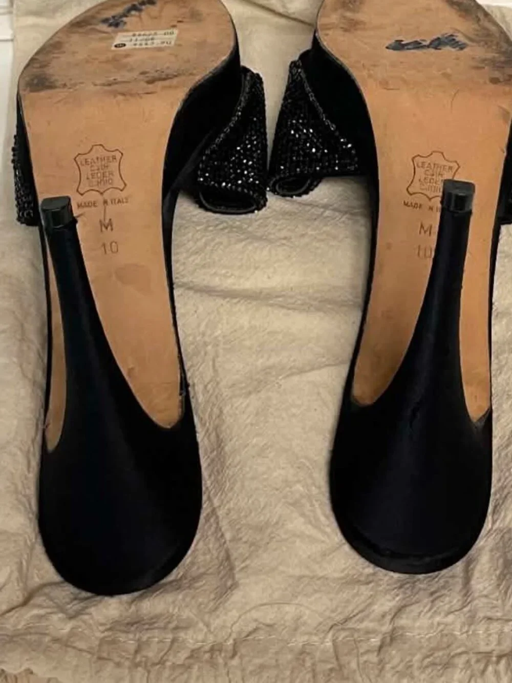 Vera Wang black heels